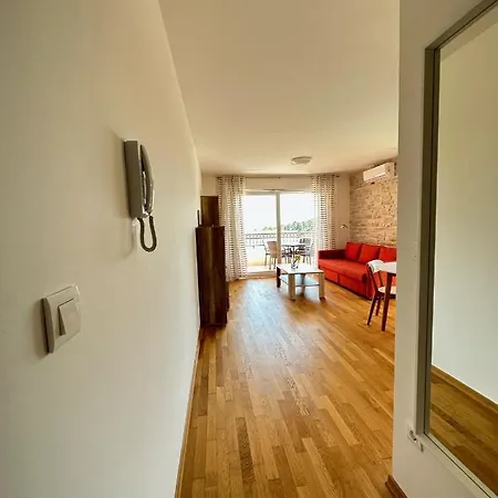 Bohemia Apartment *
